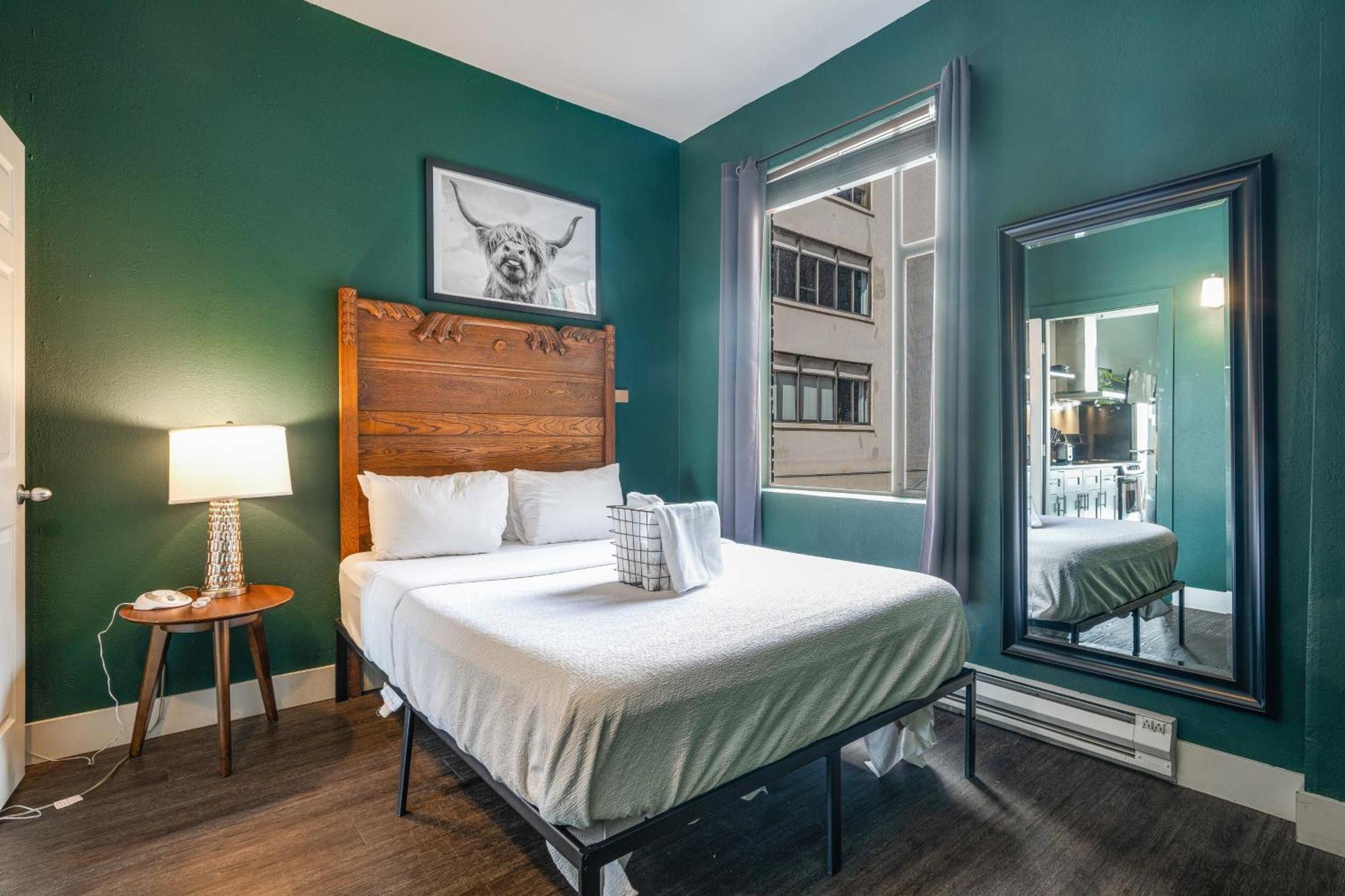 Oxford Apartment By At Mine Hospitality Seattle Zewnętrze zdjęcie