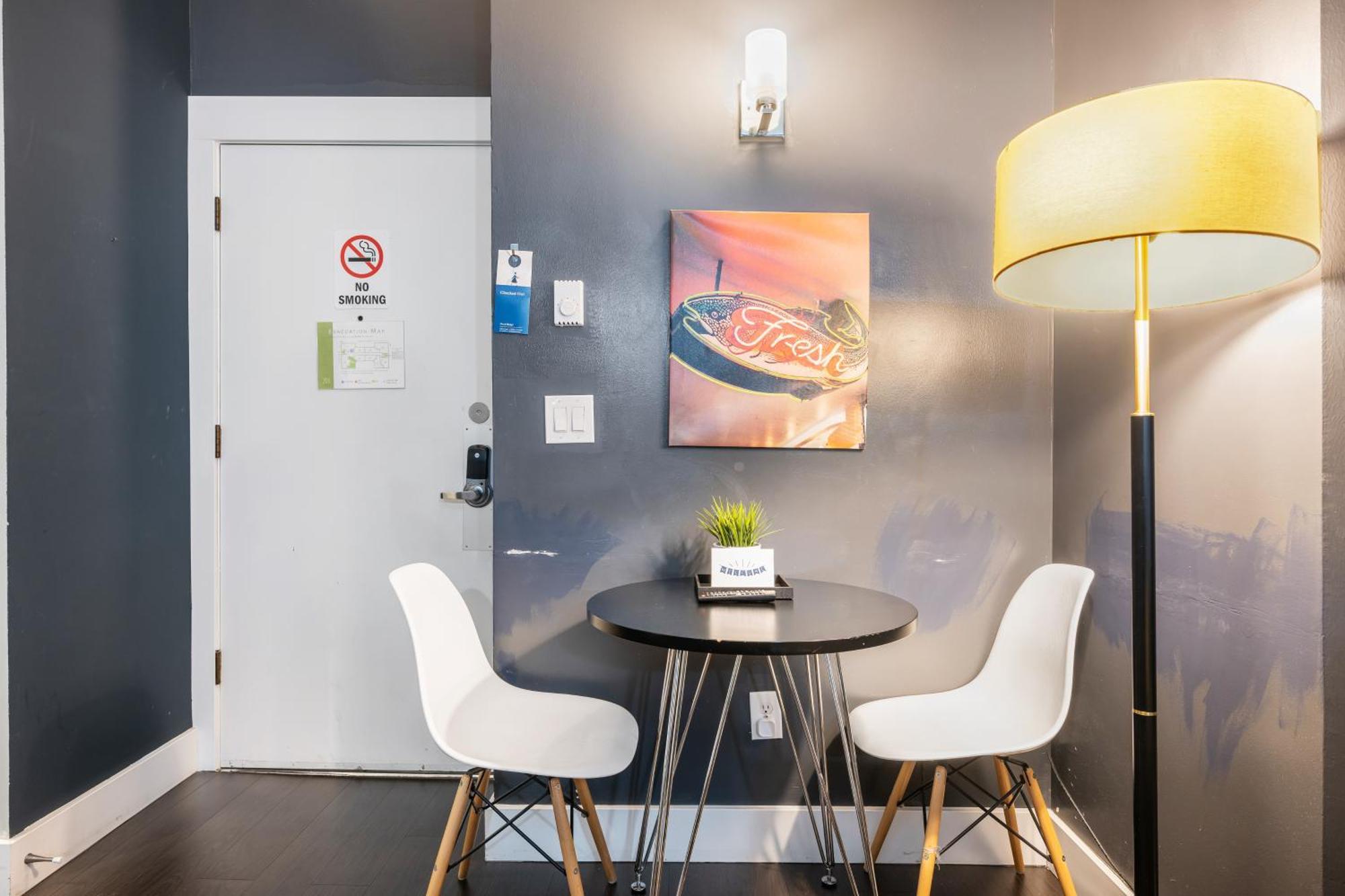 Oxford Apartment By At Mine Hospitality Seattle Zewnętrze zdjęcie