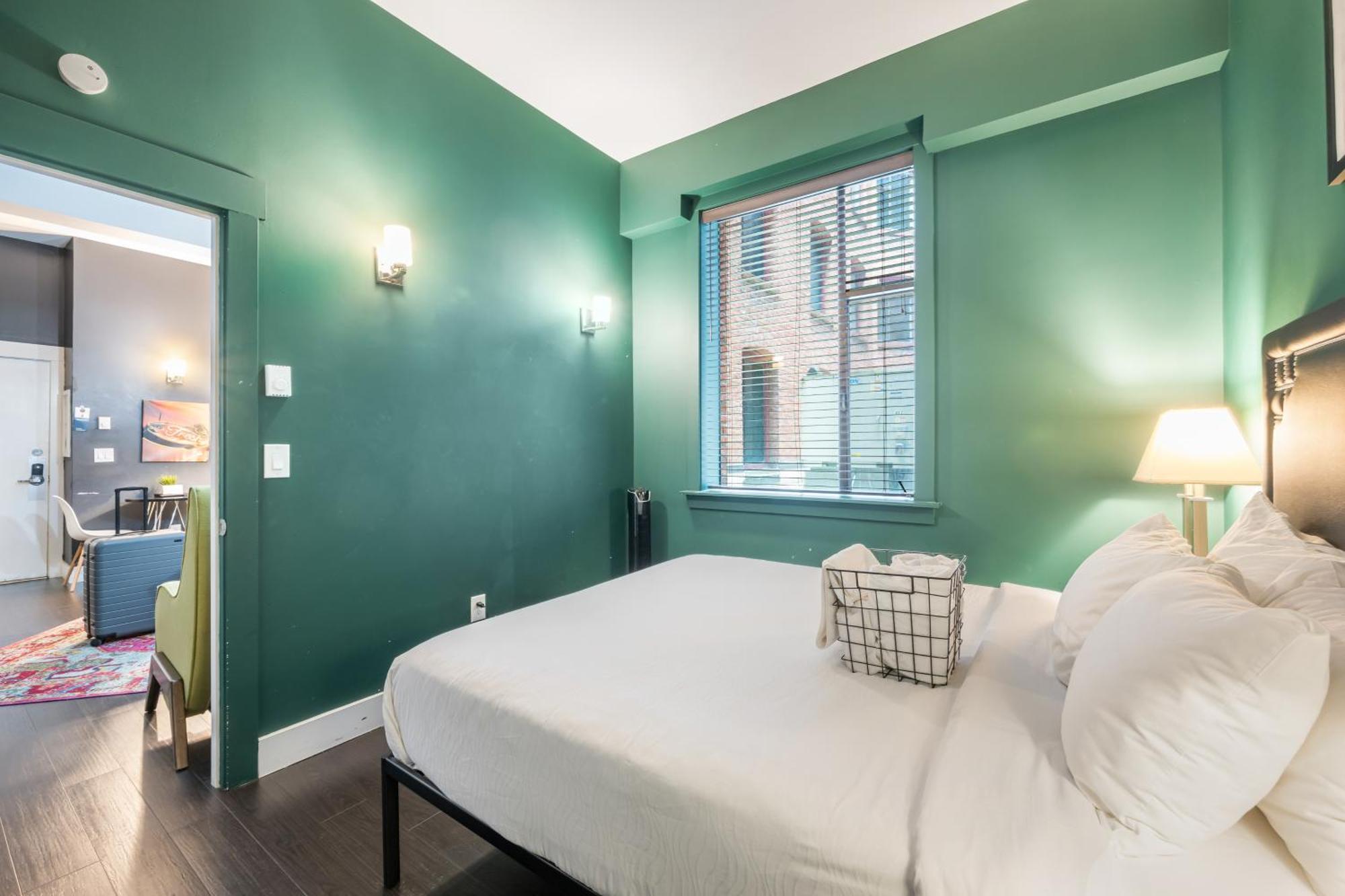 Oxford Apartment By At Mine Hospitality Seattle Zewnętrze zdjęcie