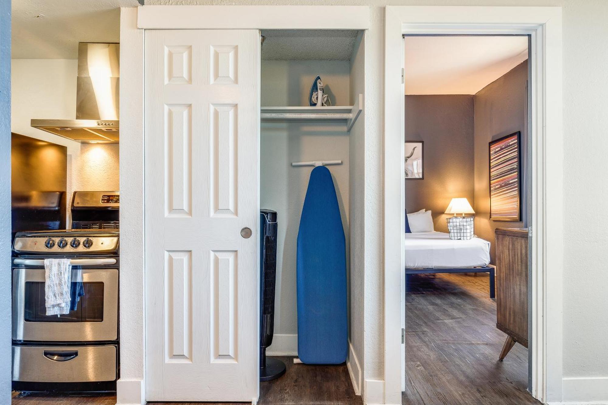 Oxford Apartment By At Mine Hospitality Seattle Zewnętrze zdjęcie