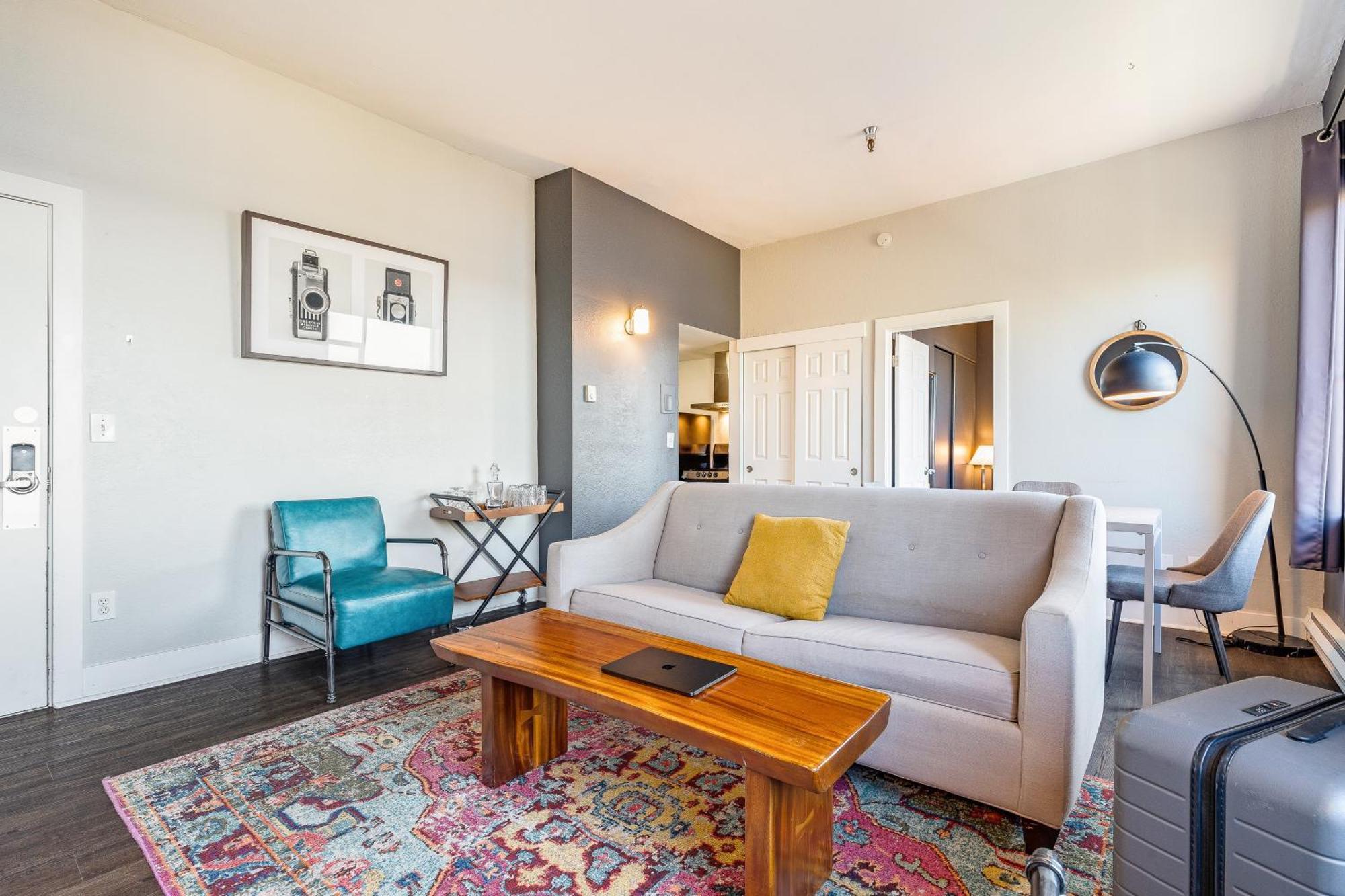 Oxford Apartment By At Mine Hospitality Seattle Zewnętrze zdjęcie