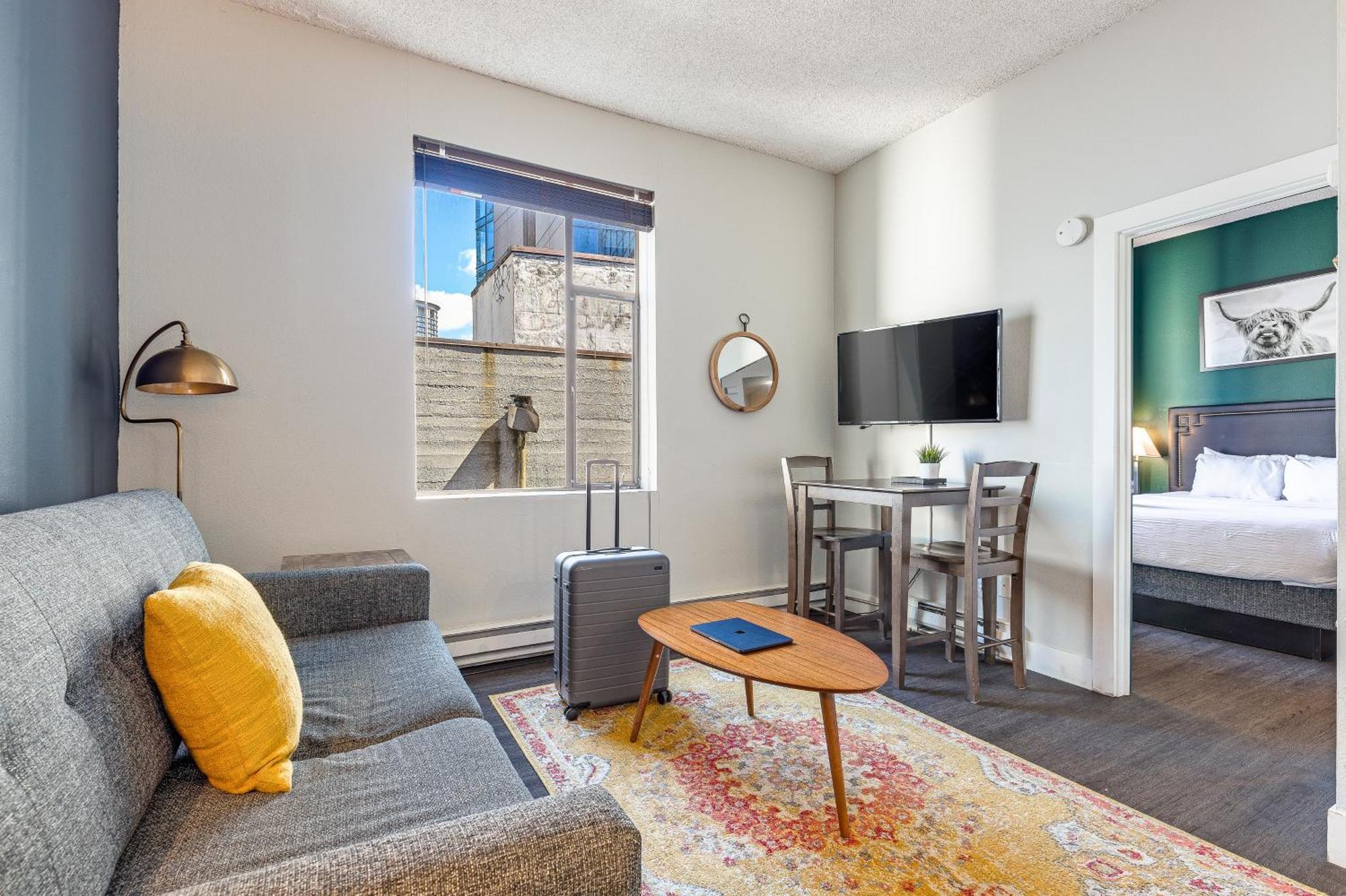 Oxford Apartment By At Mine Hospitality Seattle Zewnętrze zdjęcie